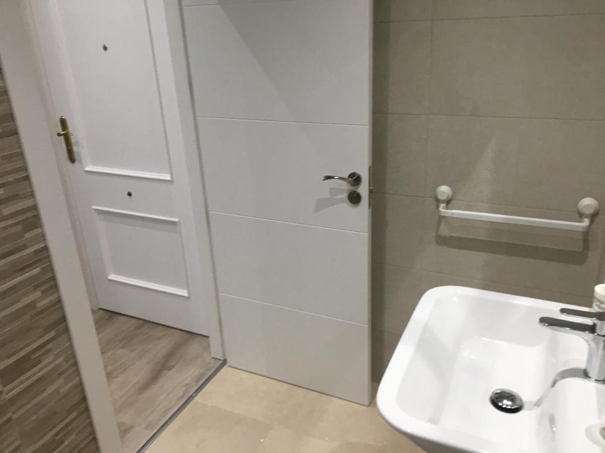 Apartamentos Gyc Viviendas Deluxe Leão Exterior foto